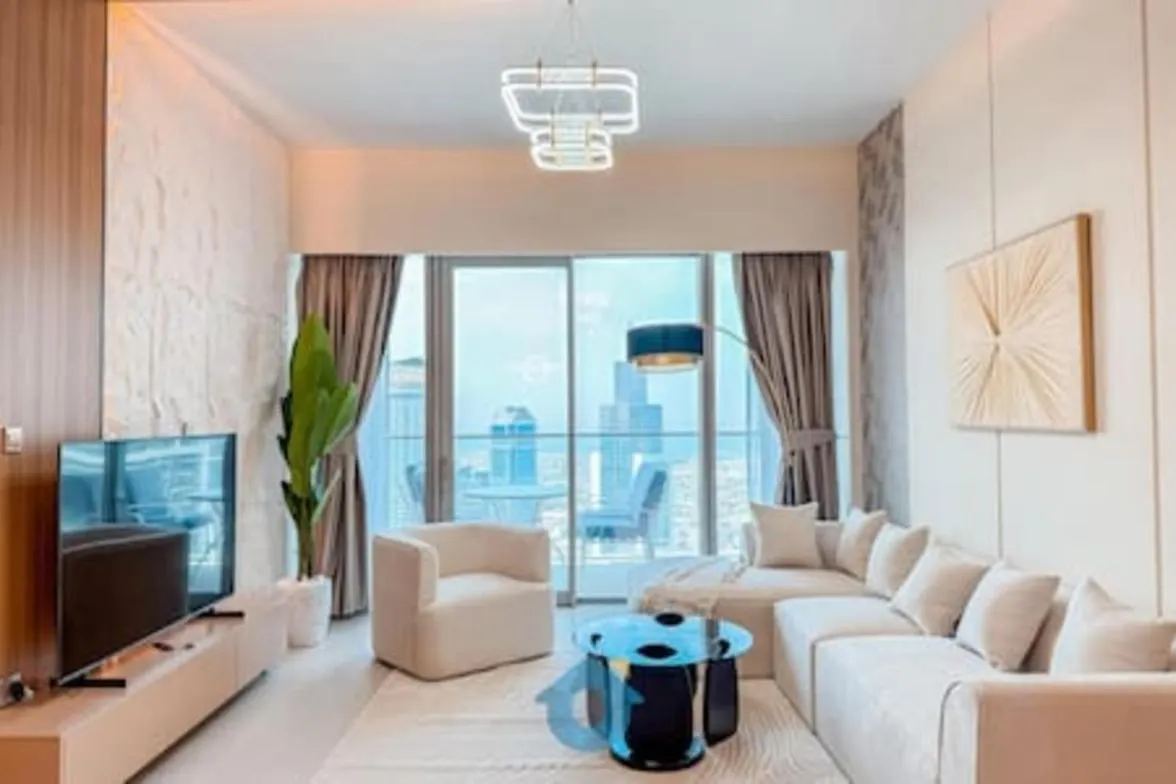 5603Gr Ultra Modern Two Bedroom Home In Downtown location
